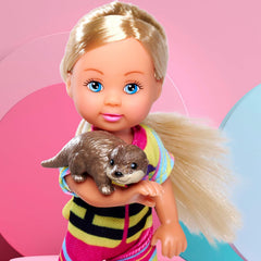 Simba Evi Love Kayak, Spielpuppe Macht eine Kajaktour, mit Passantenbekleidung, Helm, Paddel, Sonnenbrille und Otter, 12cm, ab 3 Jahren