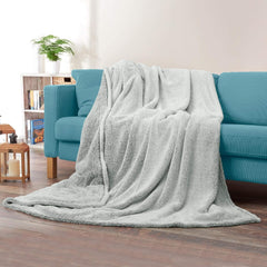 Aqua-Textil Flauschige Kuscheldecke 150 x 200 cm Grau Weiß Melange Plüsch-TV-Decke Tagesdecke Sherpa-Fleece Öko-Tex Ottawa Betten und Decken Besuchen Sie den aqua-textil-Store