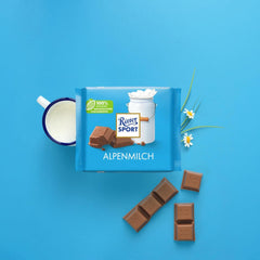 Ritter Sport 250g Alpenmilchschokolade, feinste Vollmilchschokolade mit cremigem Geschmack, klassische Schokolade zum Teilen mit Freunden, 11 Tafeln x 250g