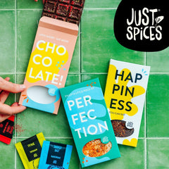 Just Spices Do It Yourself Schokoladen Kit I Mache Eigene Schoko-Tafeln I Mit Formen, Gewürzen, Schachteln & Rezepten Naty Shop