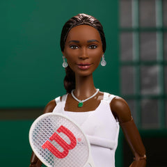 Seria Barbie Inspiring Women, păpușă la modă Venus Williams cu uniformă și rachetă de tenis semnate, inclusiv ambalaj de prezentare, HRM49
