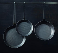 RÖSLE Serie 1888 Schmiedeeisen-Bratpfanne, hohe Qualität, hoher Rand für knusprige Pommes Frites und schnell gebratenes Fleisch, geeignet zum Grillen und Induktionstöpfe und -pfannen Naty Shop