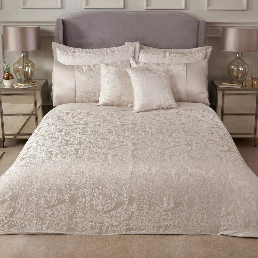 Herzogin-Bettdecke für Kingsize-Betten, 100 % Polyester, cremefarbene Betten und Bettdecken Emma Barclay Cremefarbenes Kingsize-Bett