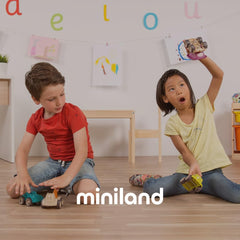 Miniland Strick-Kleiderset Dolls, aus recyceltem Material, für 21cm Puppen. Modell: Kleid und Haarreif, grün, 31683