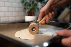 Chinchilla® Backblechroller/Teigroller zylindrisch aus Buchenholz | Der stabile Helfer für die Küche | Hergestellt in Deutschland | Nachhaltige Qualität aus Deutschland | 18 x 5 cm