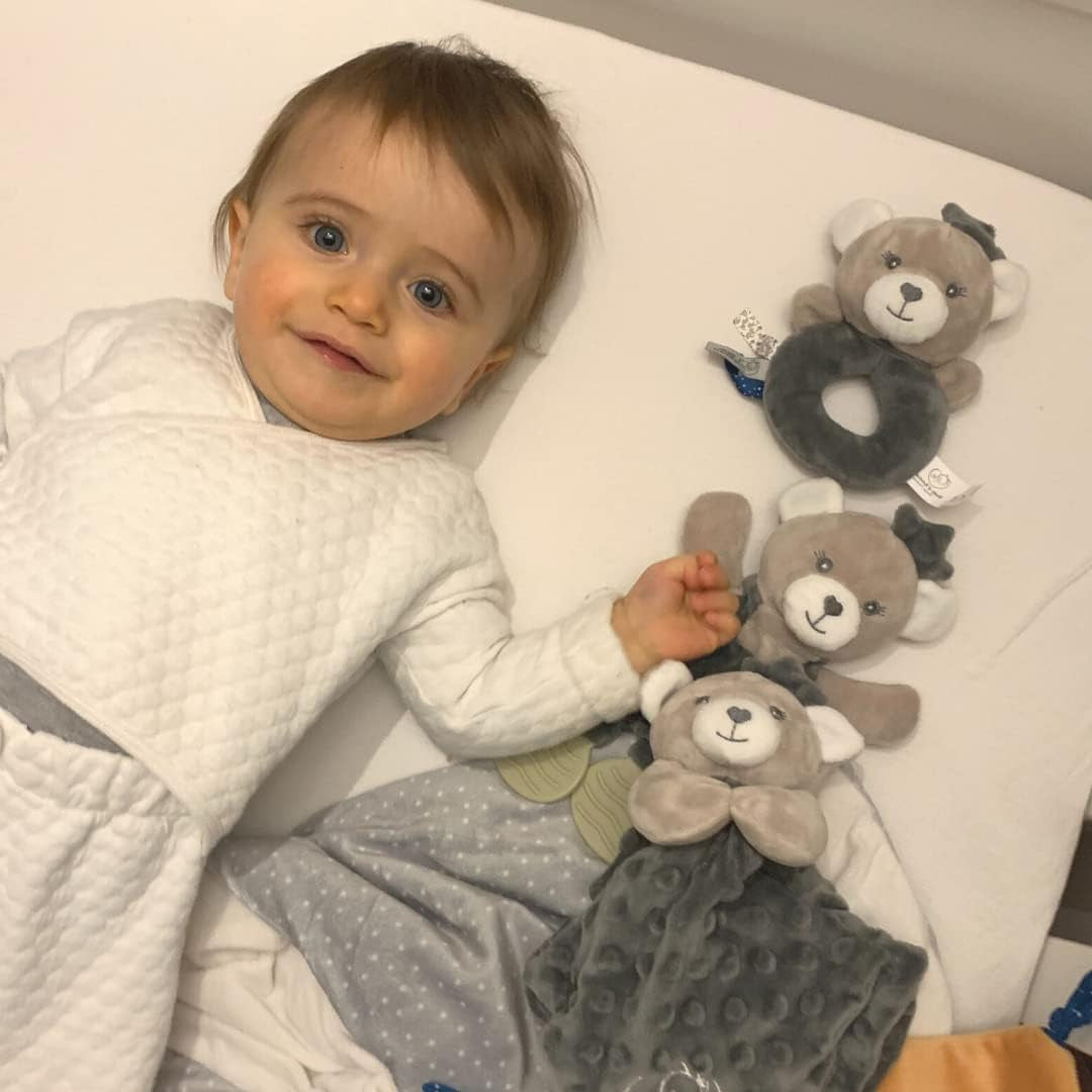 - Jucărie de pluș cu zornăitor - Urs - 012290 - Gri - Fleece - Naștere - Jucărie moale - Bebeluș - Calmant - Soft - Lavabil - 13 cm x 10 cm - De la 0 luni Jucarii Bebe Naty Shop