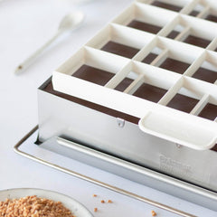 Divizor de prăjituri și tăietor de aluat STÄDTER pentru 24 sau 30 de bucăți, plastic alimentar, lavabil în mașina de spălat vase, utilizabil pe ambele părți