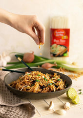 Bamboo Garden - Pad Thai Reisnudelsticks, Für traditionelle Nudelgerichte wie Pad-Thai, Vegan, 1 x 300g (Verpackungsdesign kann variieren)