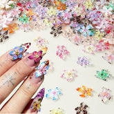 50 de bucăți de pandantive pentru unghii cu flori 3D, artă pentru unghii cu gel 3D, pandantive pentru unghii, bijuterii colorate de vară, accesorii pentru unghii DIY, cristale flori de hibiscus în relief, artă pentru unghii cu gradient pentru femei