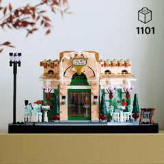 LEGO Icons Französisches Café – Dekorationen für Wohnzimmer oder Büro – Bauset für Erwachsene inklusive malerischer Fassade, hängendem Blumentopf und Stühlen – Geschenk für Männer und Frauen 10362 Bausets Besuchen Sie den LEGO-Store