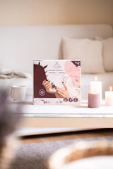 alessandro STRIPLAC PEEL OR SOAK DELUXE KIT – UV-Nagellack-Set – Für eine professionelle und zarte Maniküre in 15 Minuten – Vegan und tierversuchsfrei – Inklusive LED-Lampe