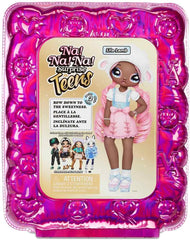 N / A! N / A! N / A! SurpriseTeens Modepuppe - Sammlerpuppe - 28 cm weiche Stoffpuppe, inspiriert von Schafen - Mit rosa Haaren - Lila Lamm