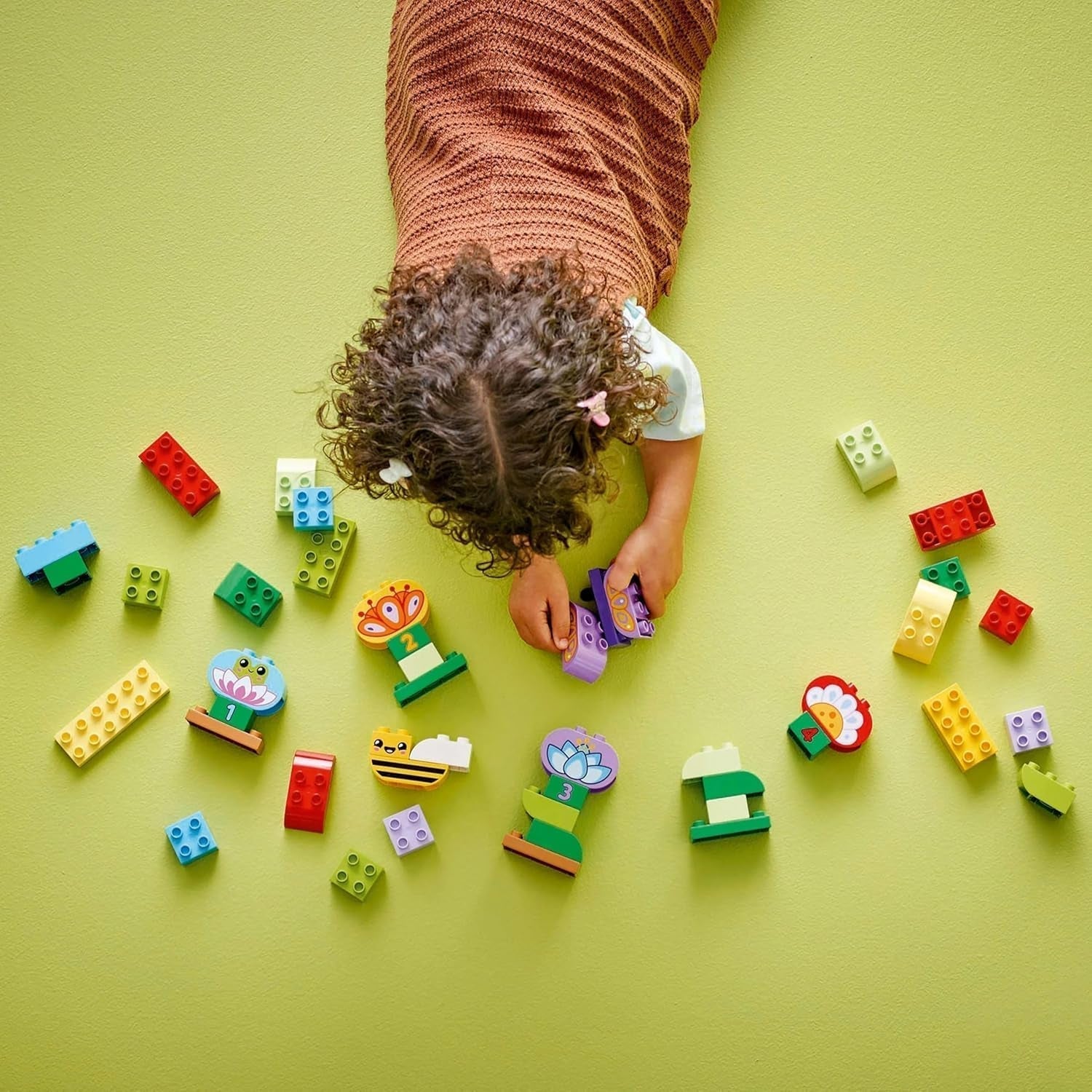 LEGO DUPLO Town Creative Flower Garden, Jucărie stivuibilă, Permite copiilor mici de la 2 ani să se joace imaginativ, Set de construcție pentru a promova dexteritatea, Jucărie educativă pentru copiii preșcolari 10444 Seturi de constructie Besuche den LEGO-Store