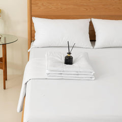 Good Nite Doppelbettdecke, 4,5 Tog, Sommerbettdecke, Doppelbettdecke, weiß, Steppdecke, Polyester, weich und leicht und maschinenwaschbar mit Eckbändern (Doppelbett 200 x 200 cm). Decken und Steppdecken Naty Shop