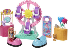 Barbie GHV82 - Chelsea Fairground Playset Cu Păpușă, Aprox. 15 Cm, Blondă, Cu Modă Și Accesorii, Cu Roată Ferris, Mașini Bumper, Pui Și Mai Mult, Jucărie Cadou Pentru Copii De La 3 La 7 Ani Papusi Naty Shop Simplu