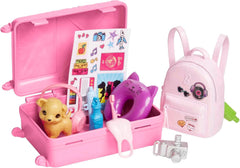 Păpușă Barbie, Barbie de călătorie cu păr blond, peste 10 accesorii de călătorie, autocolante, valiză, cățeluș, include 1 păpușă, cadou pentru copii, jucărie pentru vârsta de 3 ani și peste, HJY18