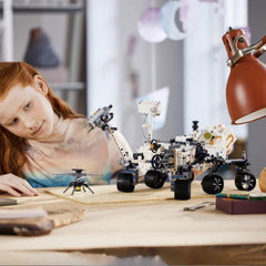 LEGO Weltraumspielzeugset 42158 Technic NASA Mars Rover Perserverance mit AR-App, wissenschaftliches Bauspielzeug für Mädchen und Jungen 10+ Bausätze Besuchen Sie den LEGO-Store