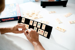 Jumbo Spiele Original Rummikub Classic – der Spieleklassiker unter den Gesellschaftsspielen – für Erwachsene und Kinder ab 7 Jahren JUM17571 Mehrfarbig 2,7 x 3,7 cm