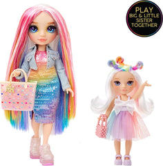 Rainbow High Littles - Opal Raine - Păpușă de modă mică, articulată - Păpușă de 14 cm în culorile curcubeului cu geantă și unicorn magic - pentru copii și colecționari, Curcubeu