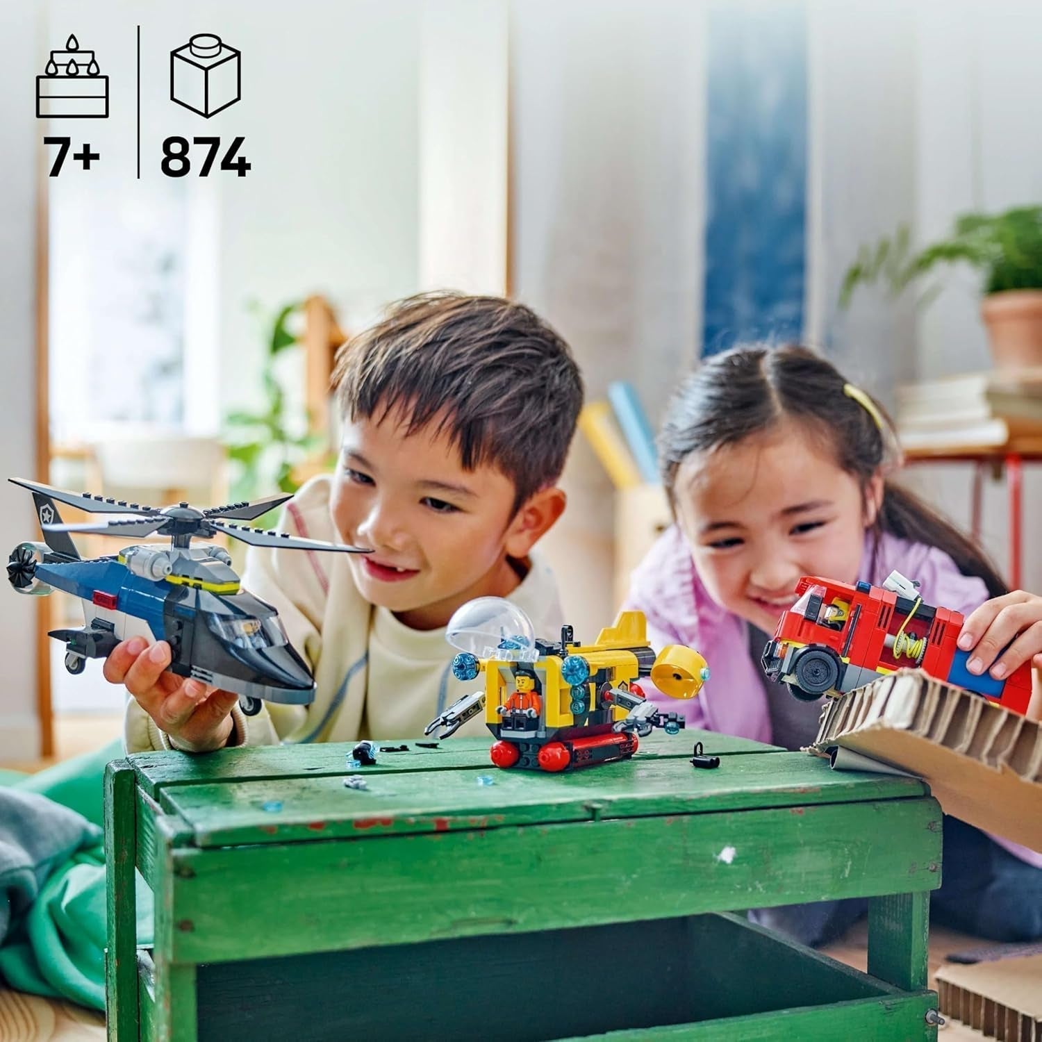 LEGO City Combo-Set mit Hubschrauber, Löwenauto und U-Boot sowie 3 Minifiguren – baubare Spielzeugfahrzeuge für Jungen und Mädchen ab 7 Jahren – Geburtstags- und Weihnachtsgeschenk 60462 Bausets Besuchen Sie den LEGO-Store