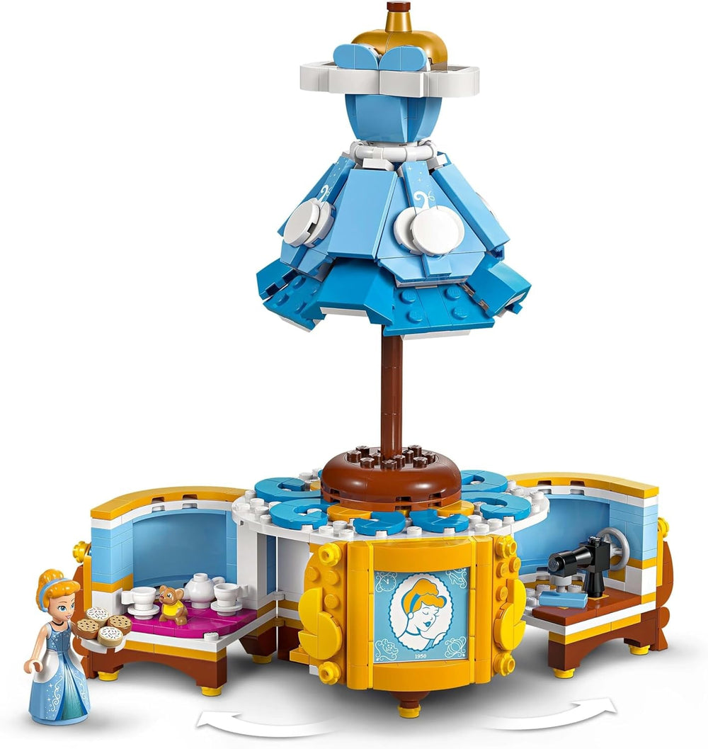LEGO® Disney Princess Cinderella-Kleid, Spielzeug für Jungen und Mädchen ab 9 Jahren – inklusive Kleiderbügel, einer Cinderella-Minipuppe und einer Mausfigur – Creative Playset 43266 Bausets Beuche den LEGO-Store