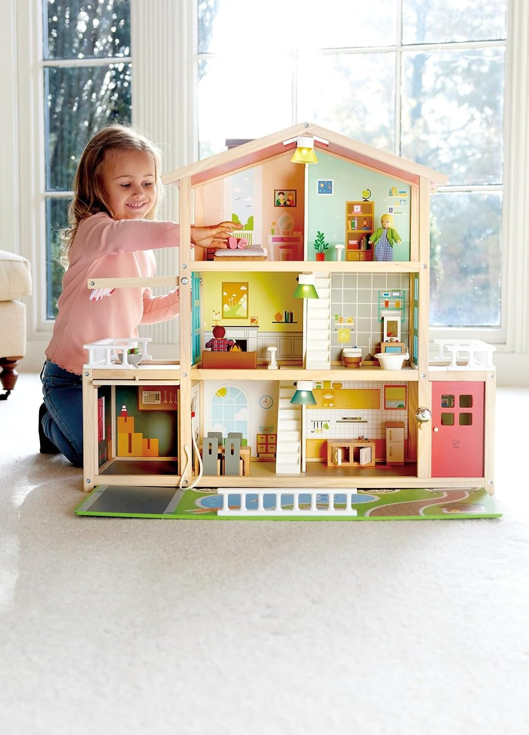 Casă de păpuși Hape Doll's Villa din lemn cu 10 camere, joc de rol creativ, inclusiv mobilier și accesorii, jucărie educativă, pentru copii de la 3 ani în sus