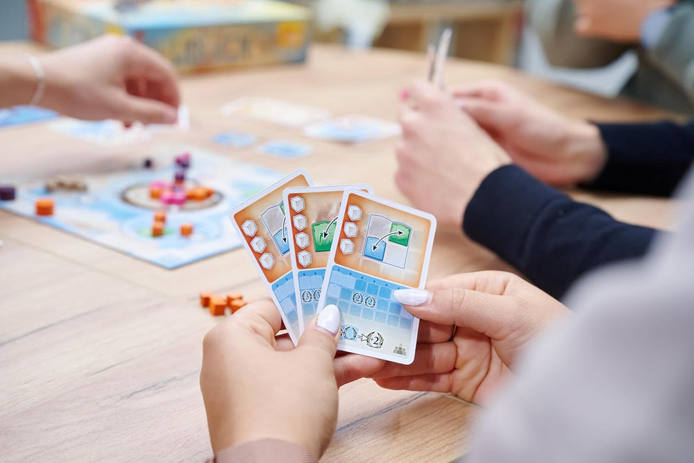 Zoch Above the Clouds – ein strategisches Zugvogelrennen mit Manöverkarten, interessanten Flugformationen, klugem Timing, ein Brettspiel für Strategiebegeisterte und Familien, Kinder und Erwachsene ab 10 Jahren