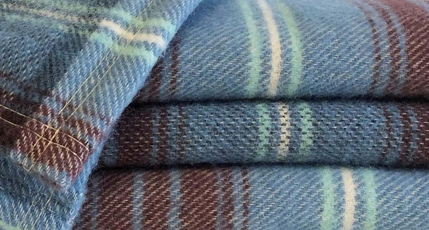 Poyet Motte Decke, Wolle, Aubergine, 220 x 240 cm Steppdecken und Steppdecken Naty Shop