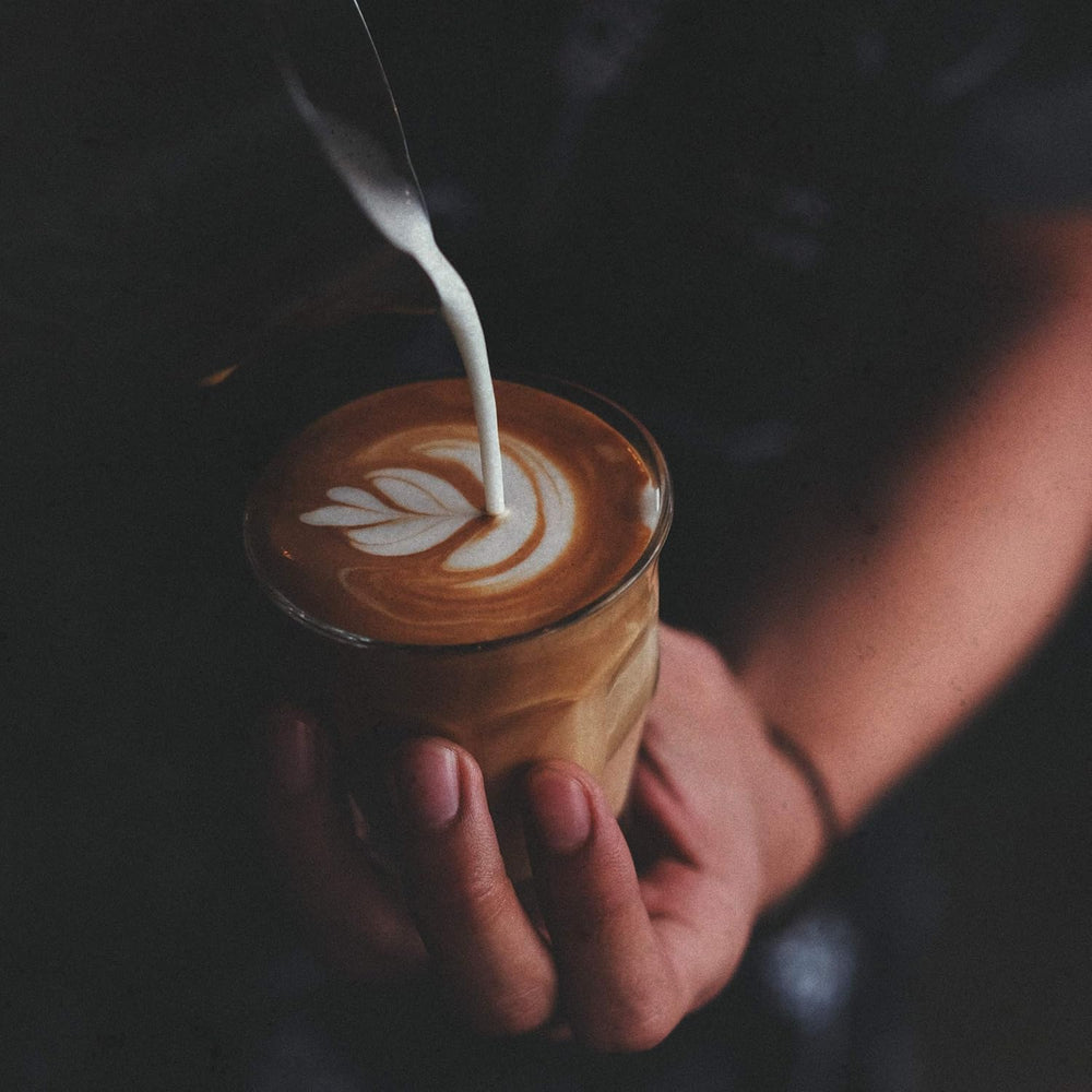 NOU | LIEBSTERN COFFEE | Boabe de cafea 1kg | SUPER CREMA | Cafea cu aciditate suplimentară scăzută | Cele mai bune boabe de espresso pentru aparate complet automate | Prăjire medie cu multă aromă