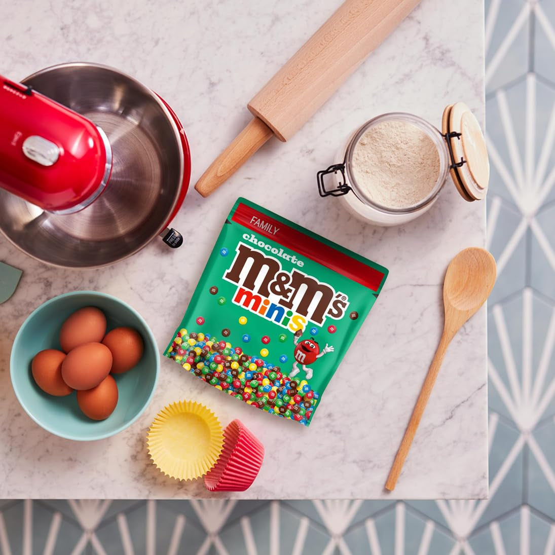 M&M's Chocolate Minis, Schokolade, 1 x 324 g, Schokoladenlinsen (324 g) (2er-Pack)