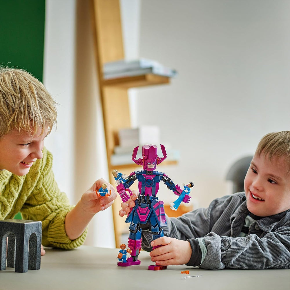 LEGO ǀ Marvel Fantastic Four Vs. Galactus Baufigur – Bauset mit Superhelden – Spielset mit The Thing, Invisible Woman und Human Torch – Kreatives Geschenk für Jungen und Mädchen – 76316