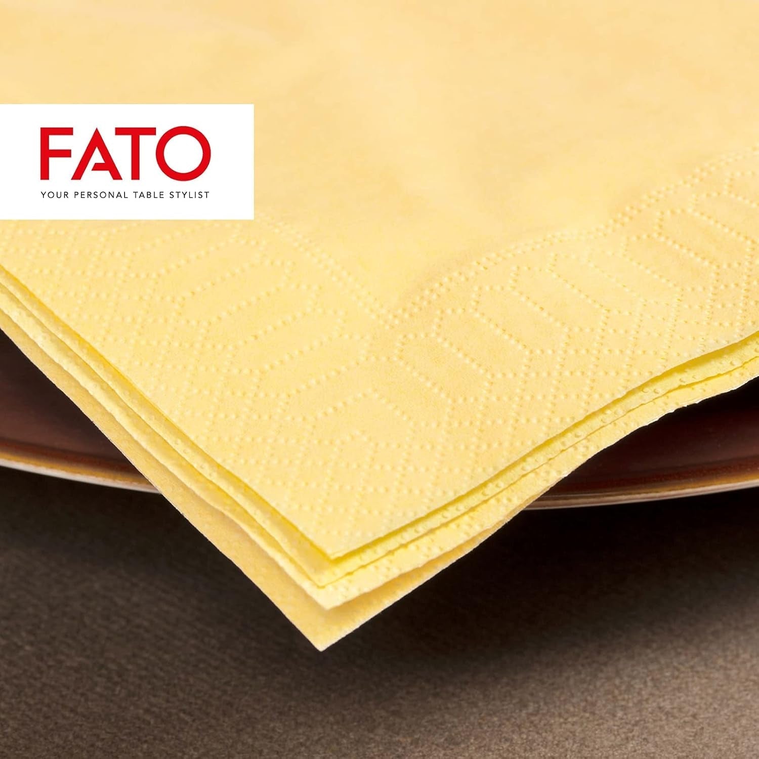 Fato - Șervețele de hârtie de unică folosință, ideale pentru prânzuri informale și bufete, pachet de 50 de șervețele, dimensiune 33X33, pliate în 4, 2 straturi, culoare șampanie, 100% hârtie din celuloză pură, FSC