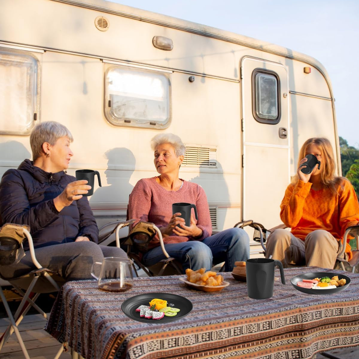 Set de veselă Berglander din plastic negru, 24 de piese pentru 6 persoane, farfurii și boluri reutilizabile, inclusiv farfurii de cină, farfurii de desert, boluri pentru cereale și cești pentru casă, grădină și picnicuri