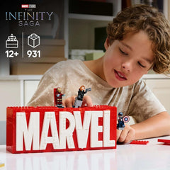 LEGO Marvel: Marvel-Logo und Minifiguren – Hulk-, Thor-, Iron Man-, Black Widow- und Captain America-Sammelset – Avengers-Figurenbauset – Geschenk für Jungen und Mädchen ab 12 Jahren 76313 Bausets Beuche den LEGO-Store