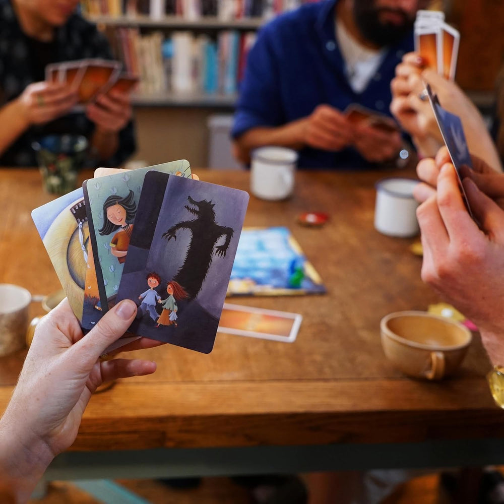 Asmodee, Dixit, versiune germană, joc de bază, O imagine valorează cât o mie de cuvinte, joc creativ de familie pentru 3-8 jucători cu vârsta de 8 ani și peste, Jocul anului 2010 cu o durată de joc de 30 de minute