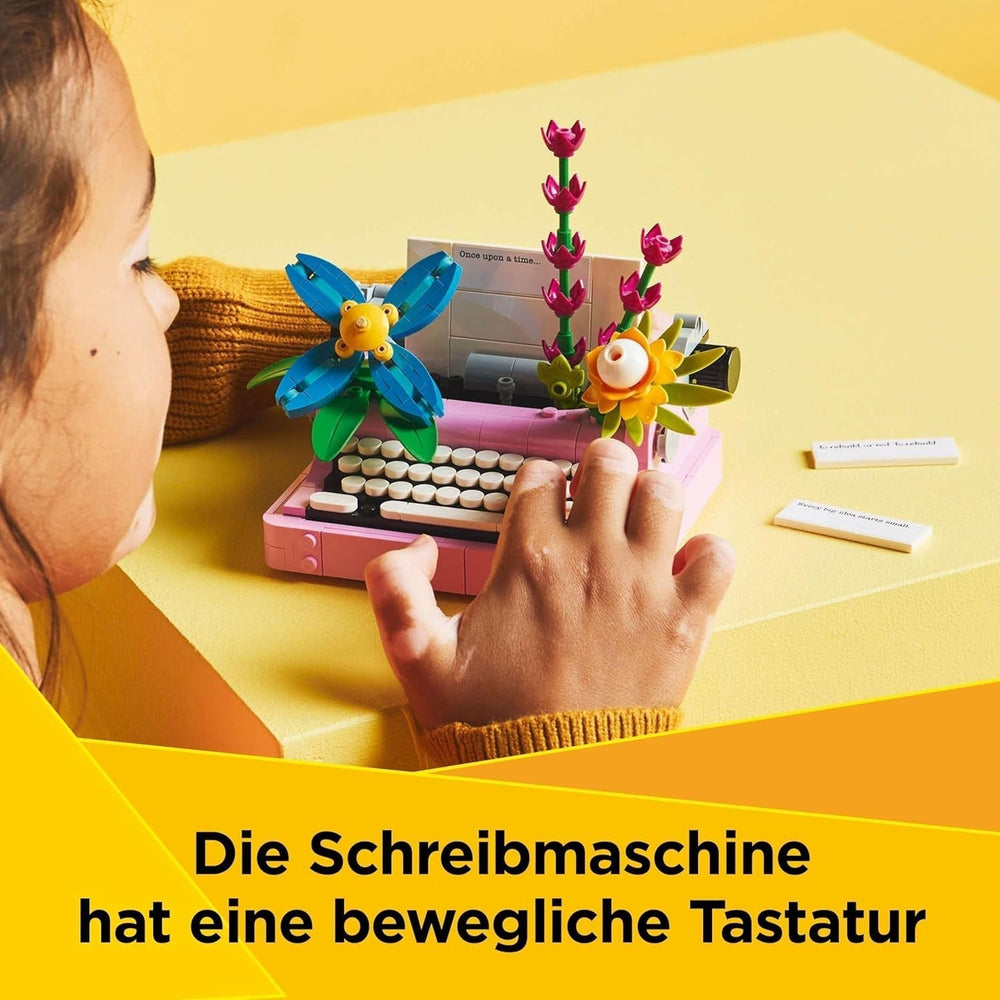 LEGO Creator 3In1 Schreibmaschine mit Blumen – umwandelbares Spielzeug in ein Keytar-Modell oder in einen Blumentopf mit Notizbuch und Stift – Bauset – Geschenk für Mädchen und Jungen ab 8 Jahren 31169 Bausets Besuchen Sie den LEGO-Store
