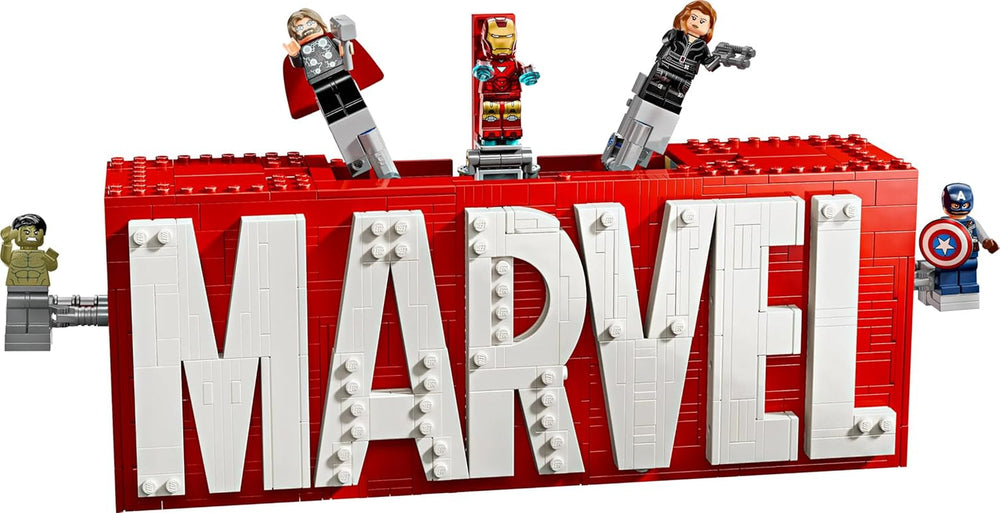 LEGO Marvel: Marvel-Logo und Minifiguren – Hulk-, Thor-, Iron Man-, Black Widow- und Captain America-Sammelset – Avengers-Figurenbauset – Geschenk für Jungen und Mädchen ab 12 Jahren 76313 Bausets Beuche den LEGO-Store
