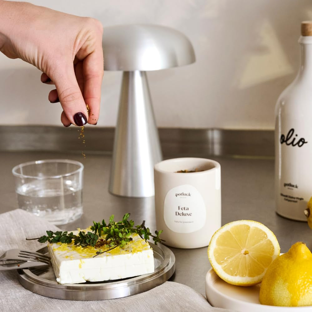 Potluck | Feta-Gewürz | Gewürzmischung im Keramiktopf | 50g | Mit natürlichen Inhaltsstoffen