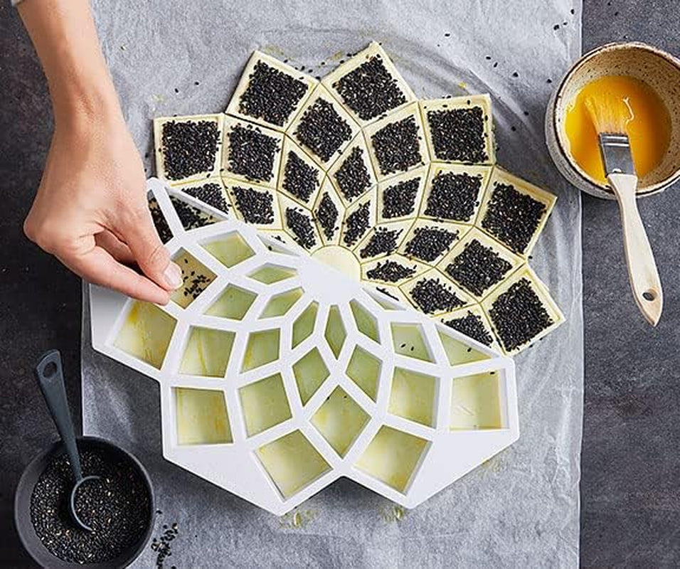 Formă de copt în formă de floare Betty Bossi – Formă creativă pentru foietaj și fursecuri – Depozitare practică, se poate spăla în mașina de spălat vase – Gustări și aperitive perfecte