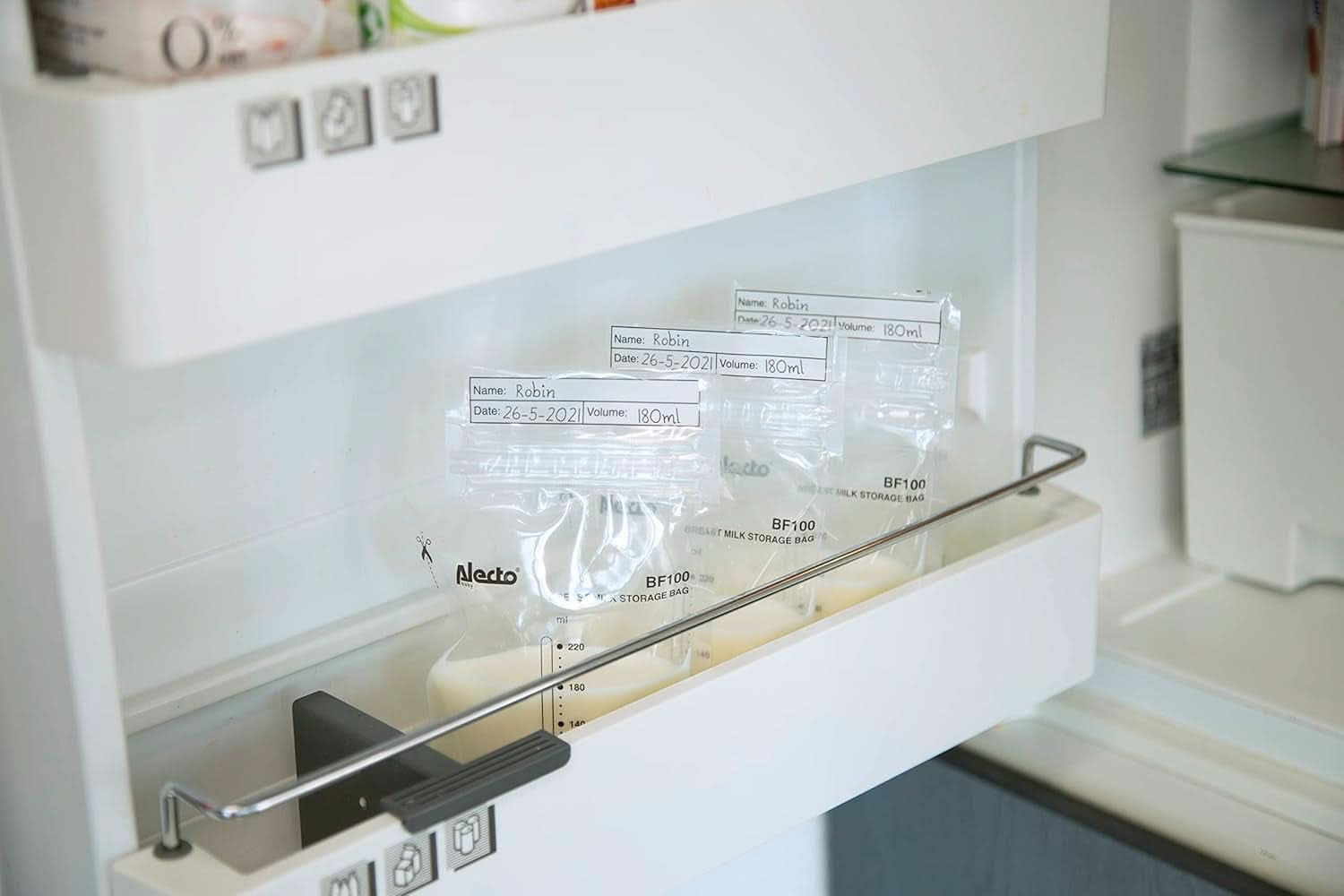 BF100 Aufbewahrungsbeutel für Muttermilch – Beutel für Muttermilch – Fassungsvermögen 220 ml – 100 Stück – Transparentes Lebensmittel- und Stillzubehör Bebe Naty Shop