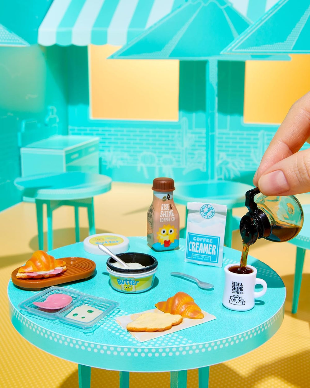 MGA's Miniverse Make It Mini Cafe Serie 6 – Mini-Sammlerstücke aus Harz zum Selbermachen und Ausstellen, mit Nachgebildeten Zutaten, Nicht Essbar – für Sammler und Kinder ab 8 Jahren