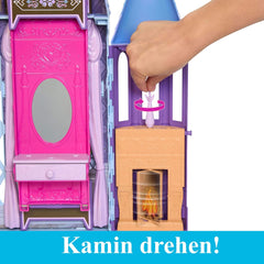 Mattel Disney Frozen - Casă de păpuși Castelul Arendelle (60 cm+) cu păpușa Elsa, 4 locuri de joacă și 15 piese de mobilier și accesorii din filmul Disney Frozen II, HLW61