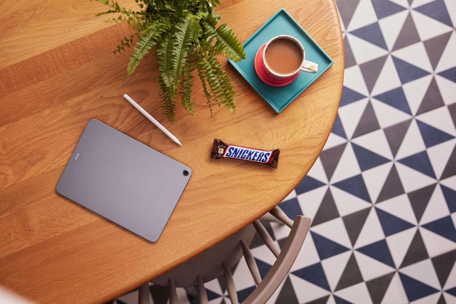Eine große Schokoladenpackung mit 32 Tafeln à 50 g.