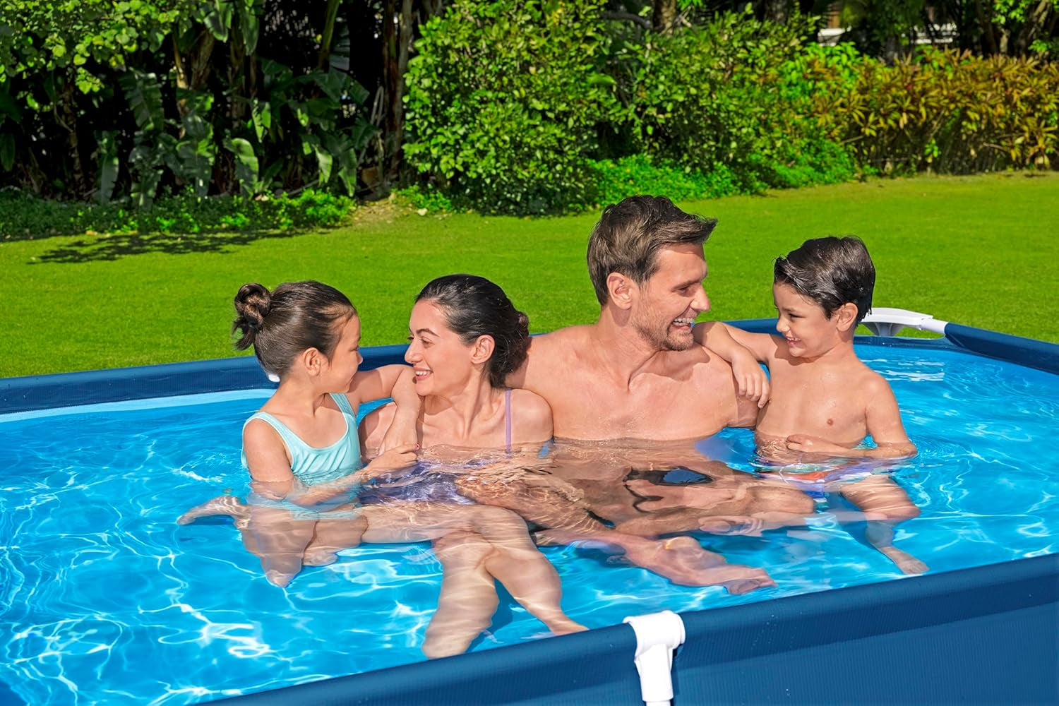 Pool 2,59 m x 1,70 m x 61 cm / 8'6" x 67" x 24"