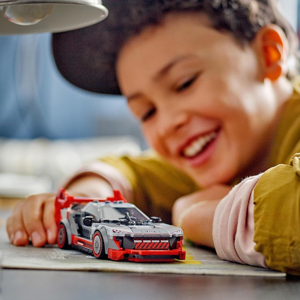 LEGO Speed Champions Audi S1 E-Tron Quattro Rennwagen-Set mit Autospielzeug zum Bauen, Spielen und Ausstellen, Automodell für Kinder, Geschenk für 9-jährige Jungen und Mädchen 76921 Bausets Besuchen Sie den LEGO-Store