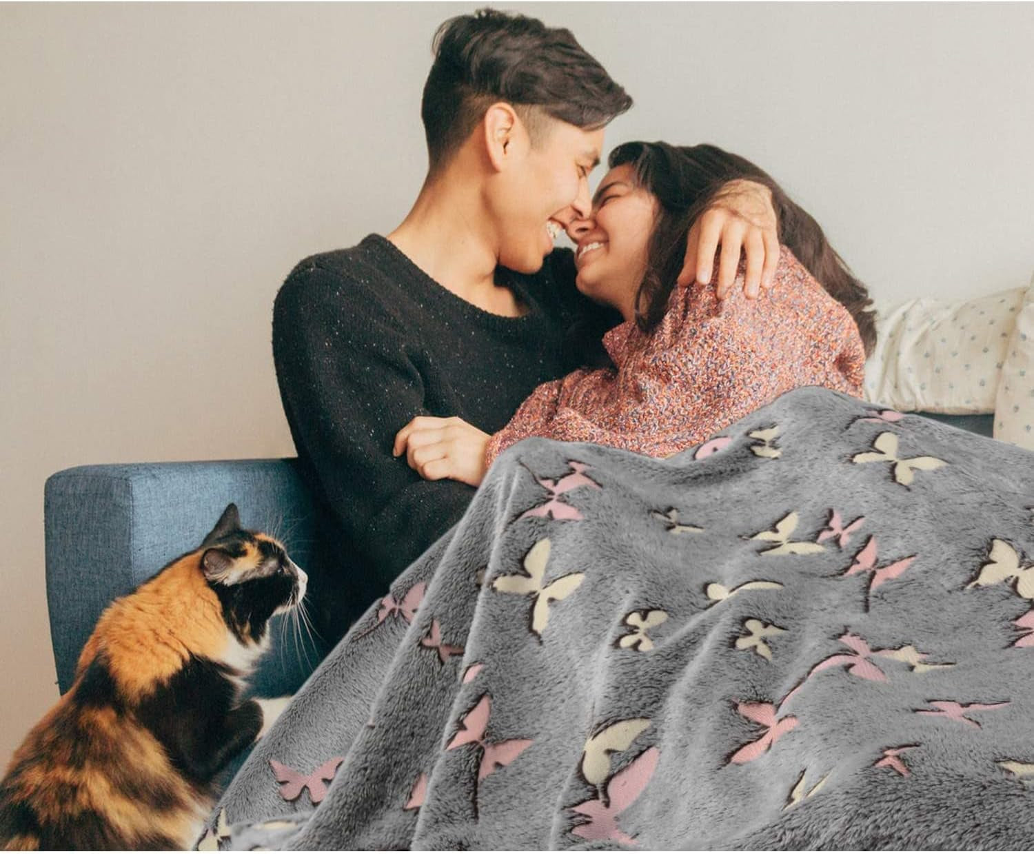 Kanguru Glow Tagesdecke, im Dunkeln leuchtende Decke, Schmetterlingsdecke, weiche Decke, 130 x 150 cm, leuchtende Sofa-Tagesdecke. Im Dunkeln leuchtende Kinderdecke, grau. Betten und Decken. Besuchen Sie den Kanguru-Store