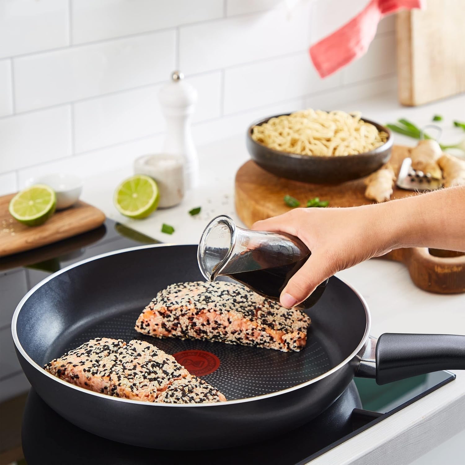 Tefal C27808 Großzügige Kochpfanne 32 cm, Antihaftbeschichtung, Thermo-Fusion-Boden, alle Arten von Induktionskochfeldern. Töpfe und Pfannen Naty Shop