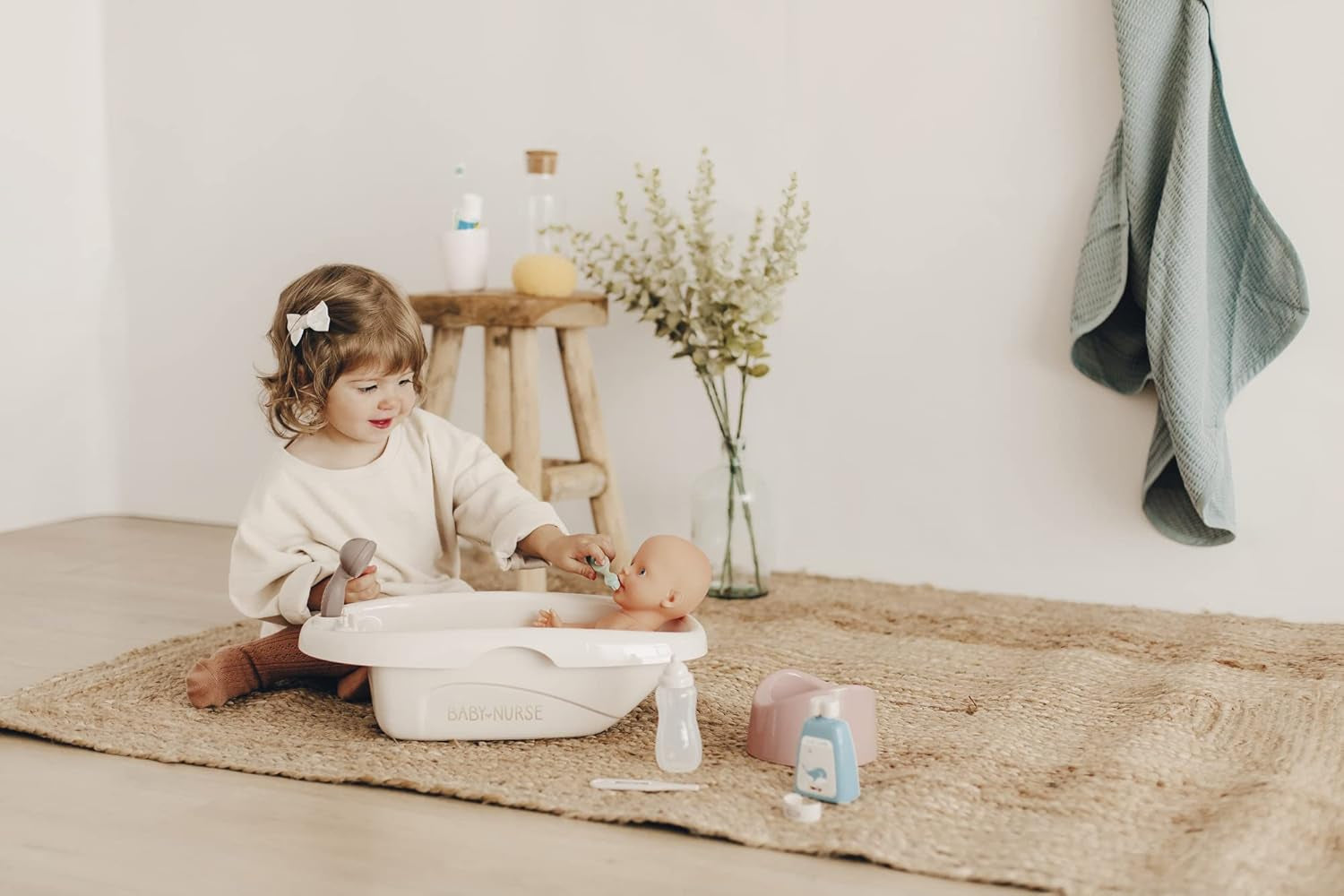 Smoby - Cadă pentru păpuși Baby Nurse - Cadă pentru păpuși cu biberon și o mulțime de accesorii, accesorii pentru păpuși până la 42 cm, pentru copii de la 3 ani, 220366 Papusi Naty Shop