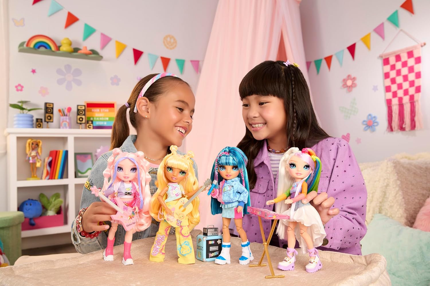 Trupa rock Rainbow High Junior High - Amaya, culorile curcubeului - păpușă la modă de 23 cm cu tastatură, personalizabilă cu autocolante, articulabilă, jucărie drăguță pentru copii cu vârsta de 4 ani și peste