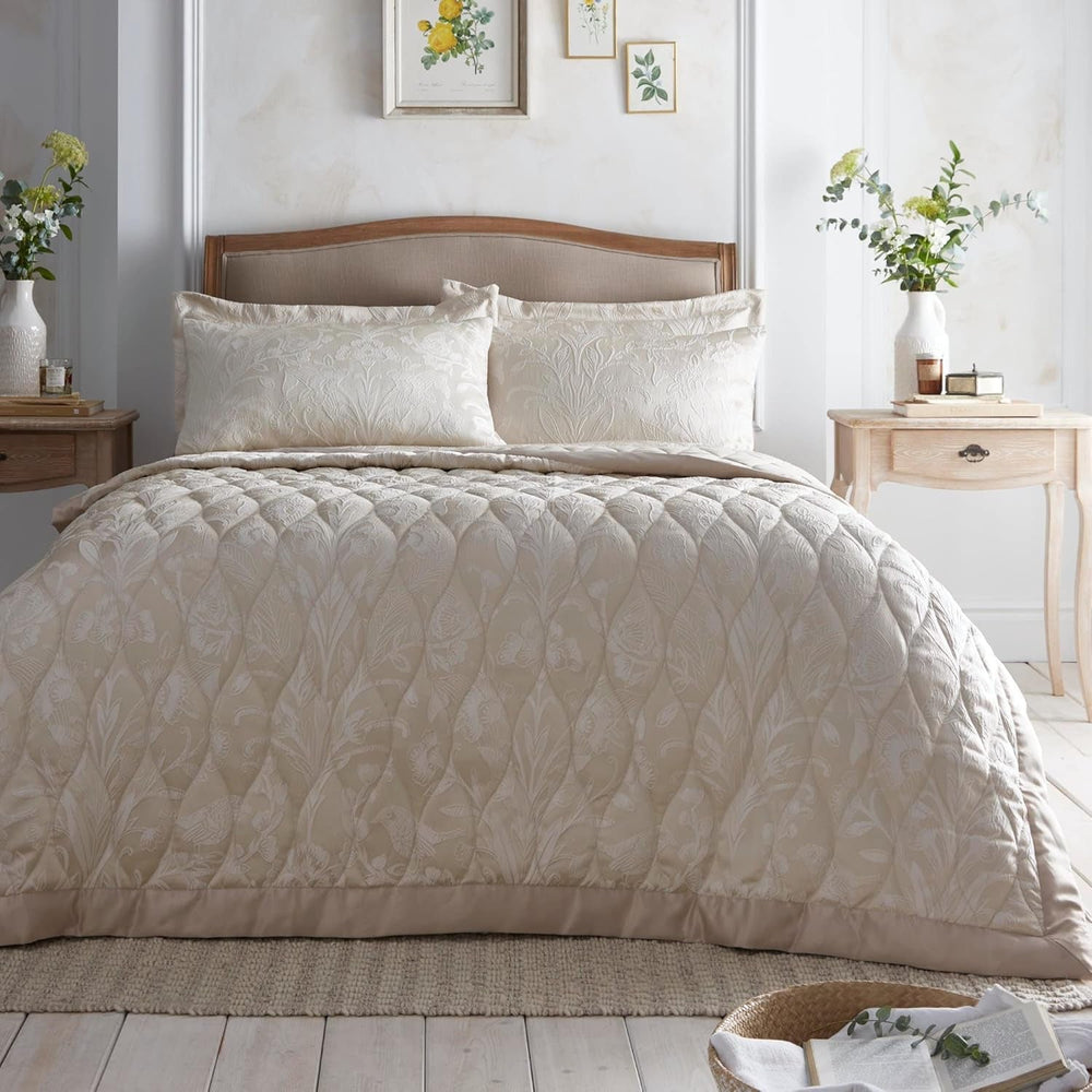 Heritage Elysia Jacquard-Tagesdecke, 200 x 230 cm, Champagner Appletree Beds and Blankets Standardtitel
